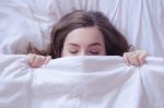 Rest / Myasthenia Gravis News / Woman sleeping under the covers